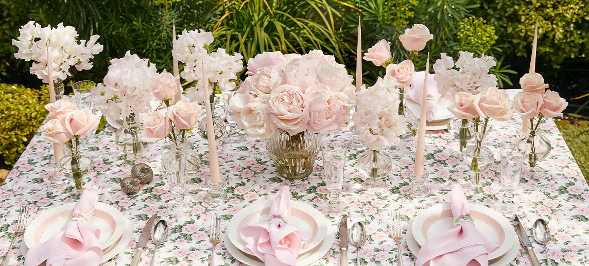 La Vie En Rose Table Set