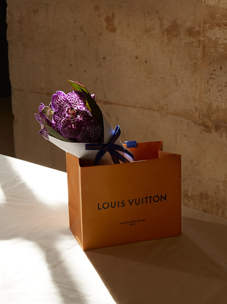 louis vuitton box with flowers